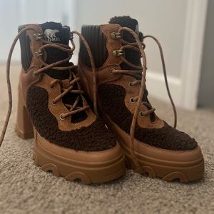 Sorel heel boot “WOMEN'S BREX™ HEEL COZY LACE BOOTIE”